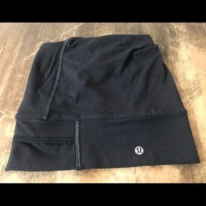 Lululemon Top Knot Toque in black